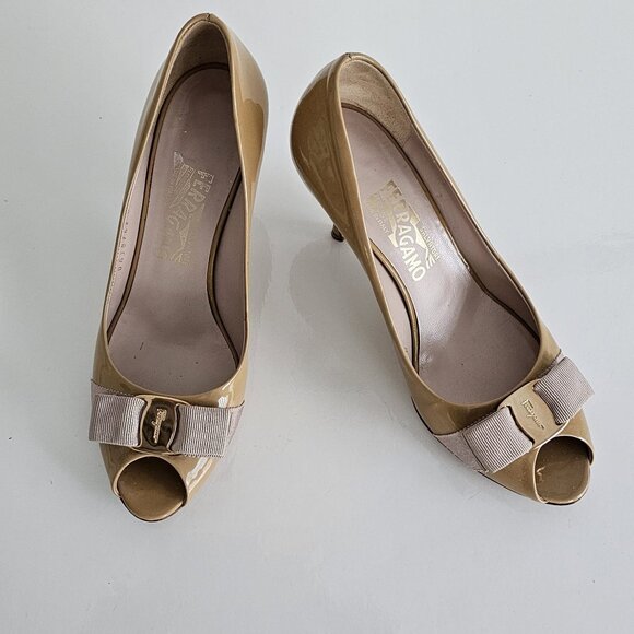 Ferragamo Pumps! Great condition! - Picture 1 of 11